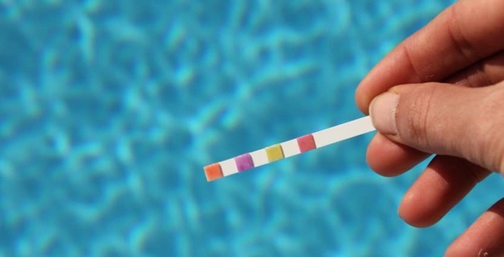 Il est important de relever le pH de sa piscine régulièrement